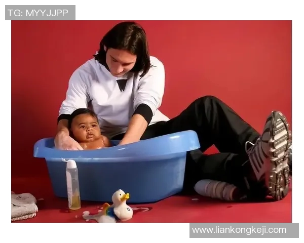 足球明星搞笑整蛊队友的趣事大揭秘让你捧腹大笑的瞬间合集 足球明星搞笑整蛊队友的趣事大揭秘让你捧腹大笑的瞬间合集