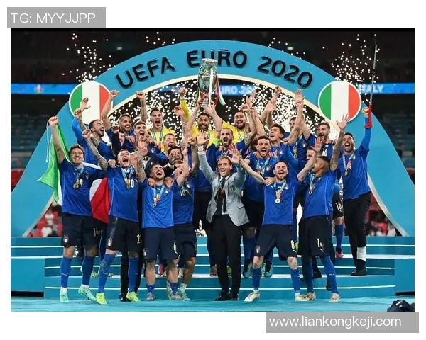 足球明星热议意大利球员表现与风格的深度分析与评价