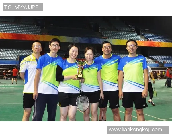 重庆羽毛球队与西安羽毛球队赛后复盘团队协作的成功与不足分析