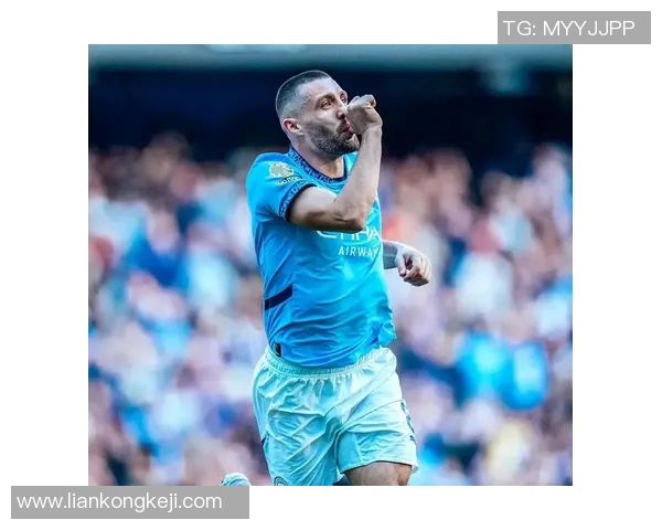 大叔足球明星帅气照片展现成熟魅力与运动风范的完美结合 大叔足球明星帅气照片展现成熟魅力与运动风范的完美结合