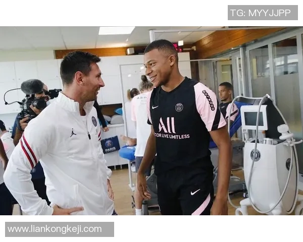 明星同框海外篮球与足球巨星亲密合影展现运动魅力与友谊的精彩瞬间