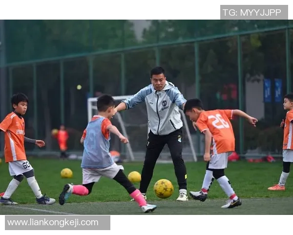 孙吉：从上海足球明星到中国足球的璀璨明珠之路